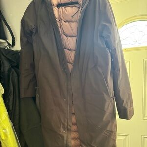 Arc’tryx long parka. Size medium. Used- Like new
Brown color